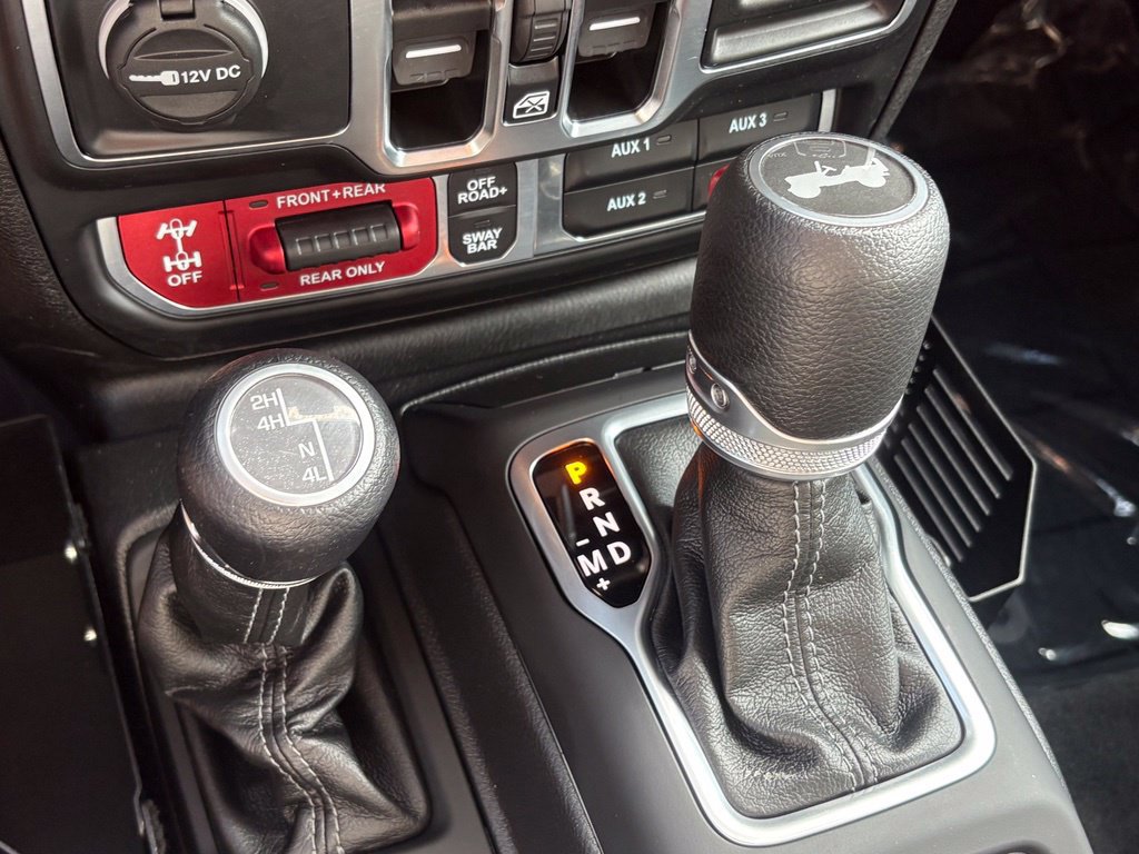 Used 2024 Jeep Wrangler Unlimited Rubicon w/ Convenience Group AWD/4WD image 16