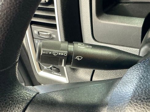 Used 2019 RAM 1500 Classic SLT AWD/4WD image 31