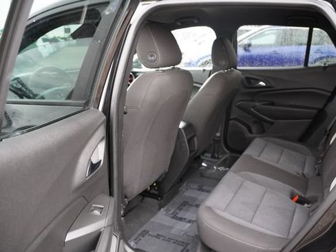 Used 2024 Chevrolet Trax RS w/ Driver Confidence Package FWD image 16