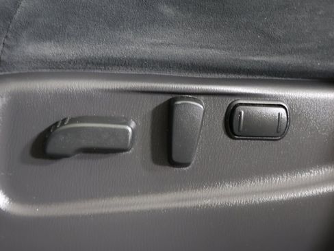 Used 2019 Nissan Armada SV image 27