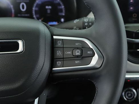 Used 2024 Jeep Compass Limited w/ Elite Group AWD/4WD image 8