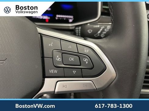 Used 2025 Volkswagen Taos SE image 17