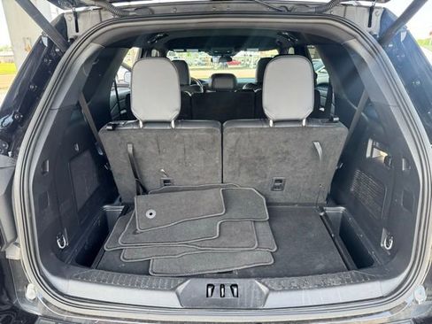 Used 2025 Ford Explorer ST-Line w/ ST-Line Street Pack image 24