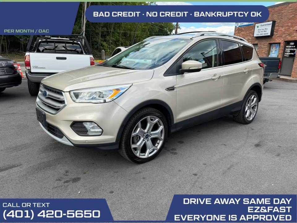 Used 2017 Ford Escape Titanium w/ Equipment Group 301A AWD/4WD image 2