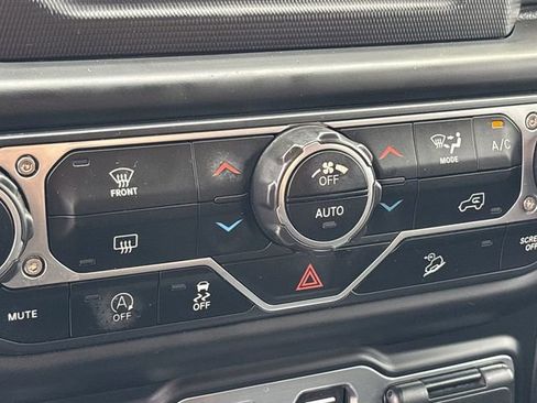 Certified 2020 Jeep Wrangler Sport AWD/4WD image 26