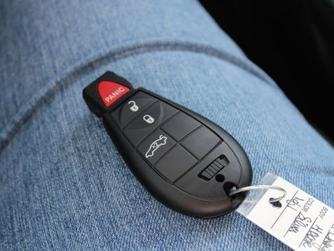 Used 2010 Dodge Charger SXT image 19