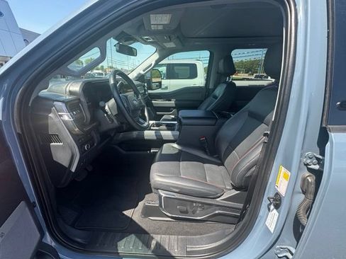 Used 2023 Ford F250 Lariat w/ Lariat Ultimate Package AWD/4WD image 9