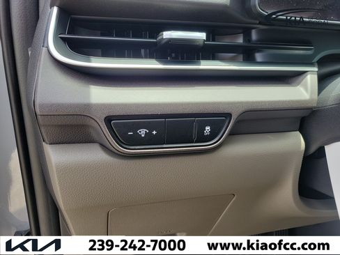 New 2026 Kia Carnival EX FWD image 24