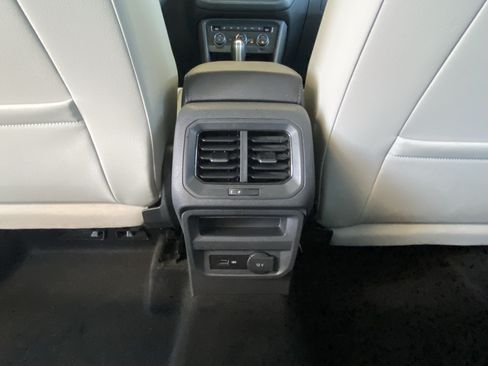 Used 2019 Volkswagen Tiguan SEL AWD/4WD image 40