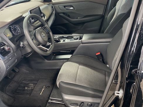 Certified 2021 Nissan Rogue SV image 5