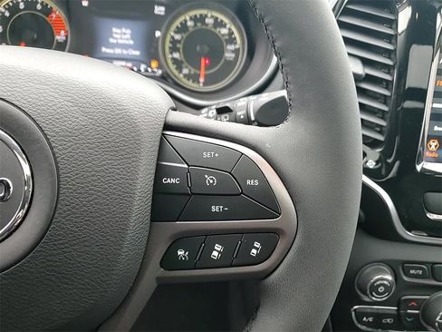 Used 2022 Jeep Cherokee Limited image 15