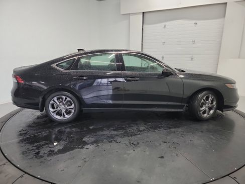 Used 2023 Honda Accord EX image 11