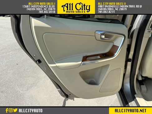 Used 2015 Volvo XC60 T5 Premier w/ Proximity Package FWD image 23