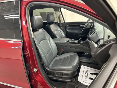 Used 2021 Buick Enclave Premium w/ Sun and Sites Package image 24