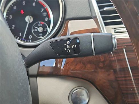 Used 2015 Mercedes-Benz GL 550 4MATIC image 12