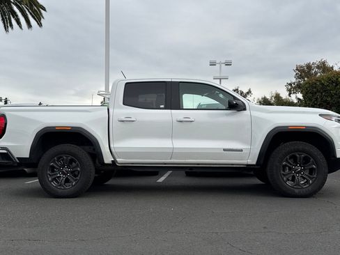 Used 2024 GMC Canyon Elevation w/ Trailering Package image 4