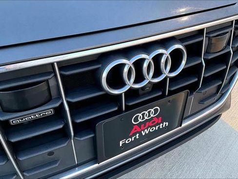 Used 2022 Audi Q8 Premium Plus AWD/4WD image 32