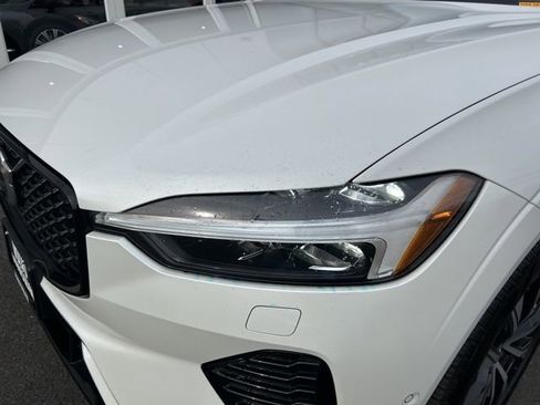 Certified 2025 Volvo XC60 B5 Plus image 8