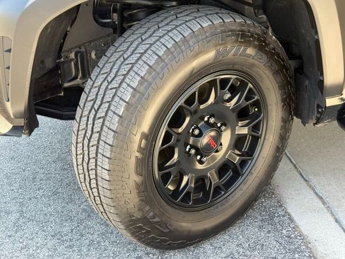 Used 2025 Toyota 4Runner TRD Off-Road Premium AWD/4WD image 18