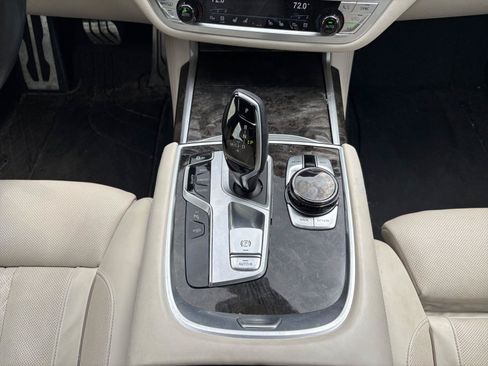 Used 2017 BMW 750i xDrive AWD/4WD image 30