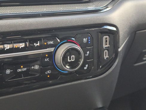 Used 2023 Chevrolet Silverado 1500 ZR2 w/ Technology Package AWD/4WD image 18