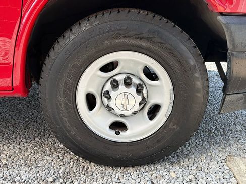 Used 2019 Chevrolet Express 3500 w/ Driver Convenience Package image 7