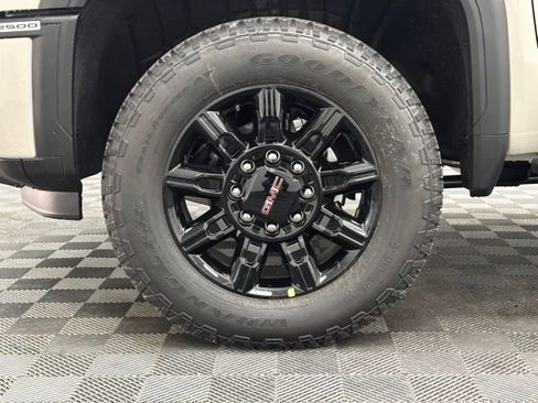New 2026 GMC Sierra 2500 AT4 w/ AT4 Premium Plus Package AWD/4WD image 17
