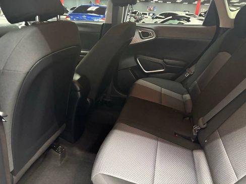Used 2023 Kia Soul LX w/ LX Technology Package FWD image 25