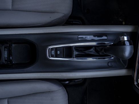 Used 2016 Honda HR-V EX image 29