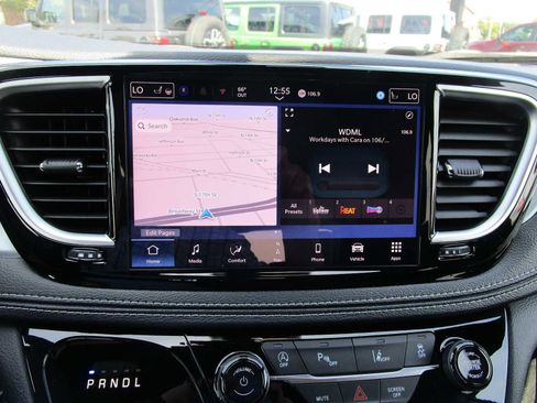 New 2026 Chrysler Pacifica Limited w/ Uconnect Theater Family Group AWD/4WD image 42