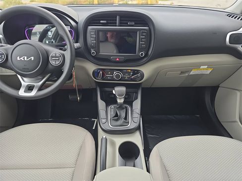New 2025 Kia Soul LX image 16