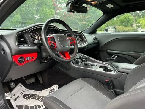 Used 2016 Dodge Challenger R/T w/ Driver Convenience Group RWD image 11