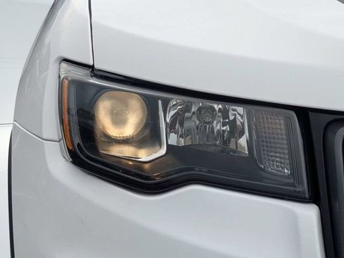 Used 2021 Jeep Grand Cherokee Trailhawk AWD/4WD image 8