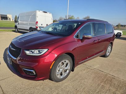 Used 2022 Chrysler Pacifica Limited