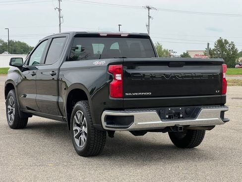 Used 2022 Chevrolet Silverado 1500 LT AWD/4WD image 11