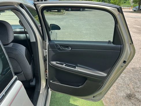 Used 2012 Chevrolet Impala LT FWD image 21