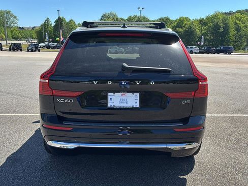 Used 2023 Volvo XC60 B5 Ultimate w/ Protection Package Premier image 4