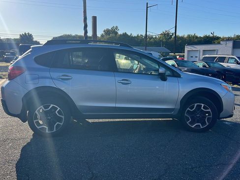 Used 2016 Subaru Crosstrek 2.0i Premium image 6
