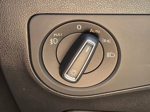 Used 2019 Volkswagen Tiguan SEL Premium R-Line image 23