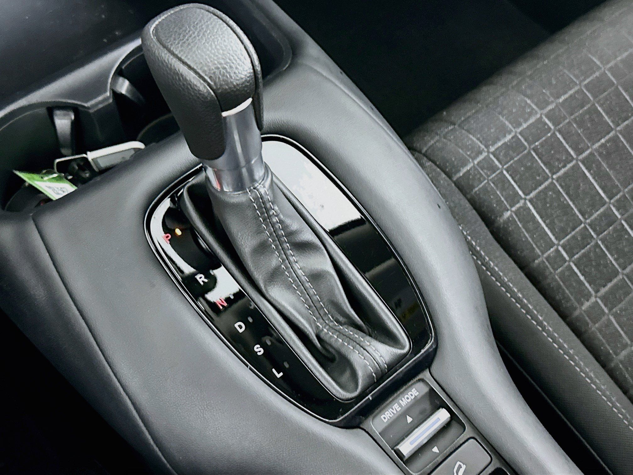 Used 2024 Honda HR-V LX image 23