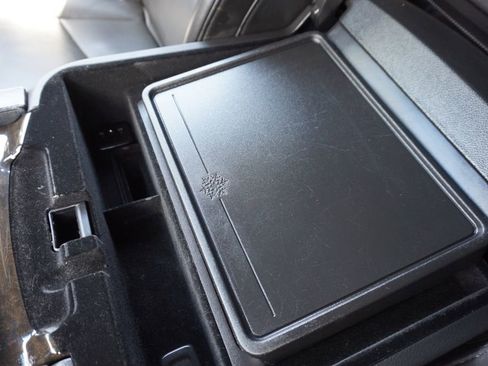 Used 2019 Cadillac Escalade Platinum image 53