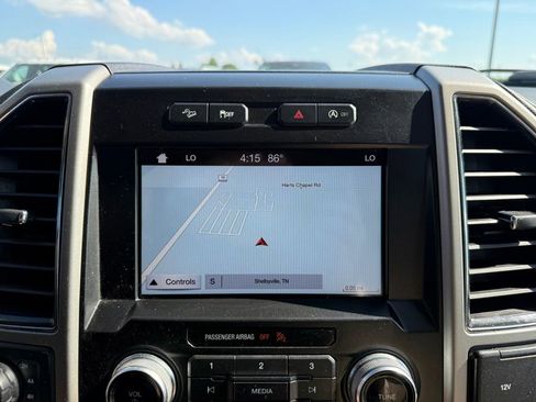 Used 2017 Ford F150 Lariat w/ Equipment Group 502A Luxury AWD/4WD image 30