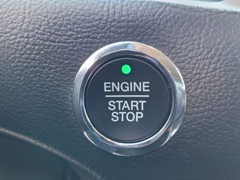 Used 2023 Ford Edge SE w/ Black Appearance Package image 24