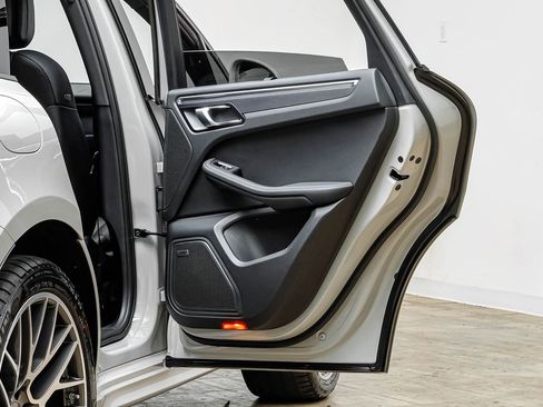 Used 2021 Porsche Macan GTS w/ Premium Package Plus (PF9) image 40