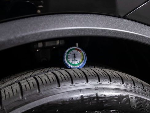 Used 2024 Porsche Macan 4 Electric image 38