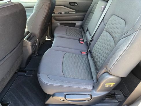 Certified 2026 Nissan Pathfinder SV AWD/4WD image 12