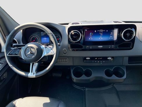 New 2026 Mercedes-Benz Sprinter 2500 image 23