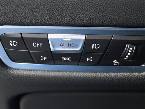 Used 2022 BMW X7 xDrive40i w/ Parking Assistance Package AWD/4WD image 26