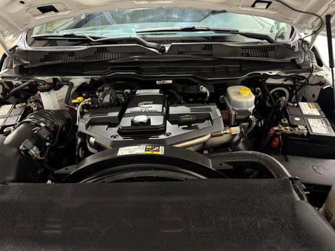 Used 2018 RAM 2500 Tradesman w/ Chrome Appearance Group image 41