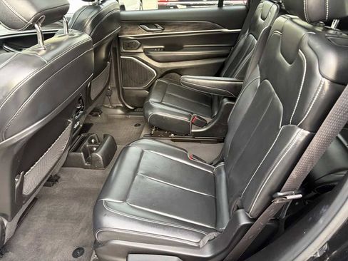 Used 2021 Jeep Grand Cherokee L Limited AWD/4WD image 18